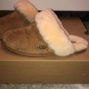 UGG Shoes - Women’s Ugg Slippers UGG Shoes - Women’s Ugg Slippers